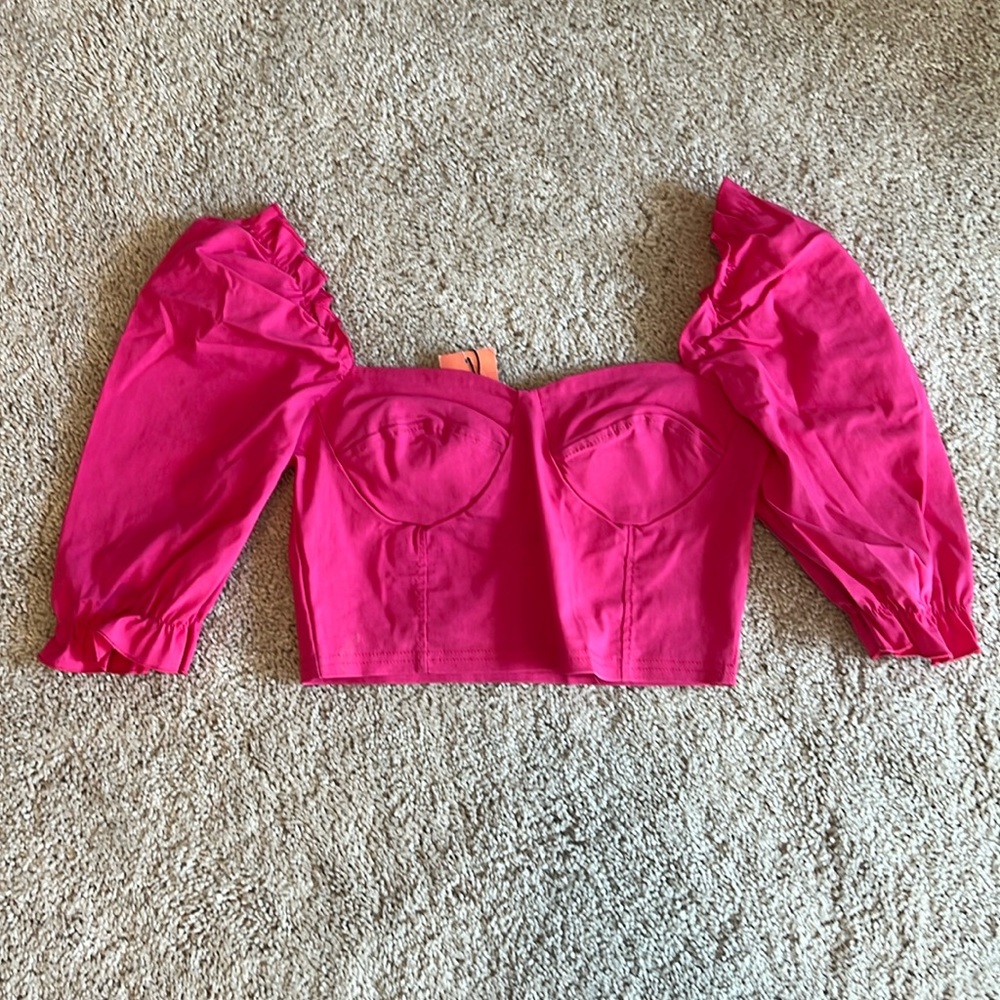 NWT Boohoo feminine puff sleeve crop top
